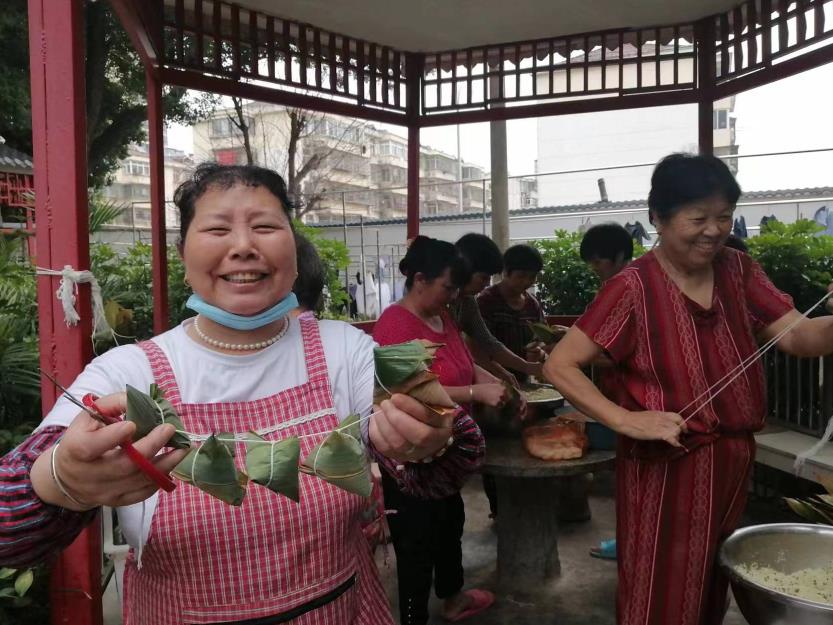 养老院里丰富的老年生活-7